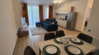 Apartment for rent in Cluj, near the University of Medicine and Pharmacy and the University of Veterinary Medicine, Frunzisului street (Azoria residence), with bedroom, living-room with kitchen, bathroom and a generous terrace Video