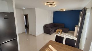 RÉSIDENCE DE LUXE PETOFI SANDOR: un appartement de deux chambres avec deux balcons à louer dans le centre de Cluj-Napoca Video