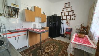 PET FRIENDLY apartment for rent in Cluj-Napoca, 5 minutes from USAMV (University of Agronomic Sciences and Veterinary Medicine) and 10 minutes from UMF (University of Medicine and Pharmacy), with living room and bedroom Video