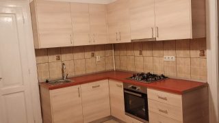 Apartment for rent in Cluj, in the Center area, close to the University of Medicine and Pharmacy, Avram Iancu street, with 3 bedrooms, kitchen, 2 bathrooms Video