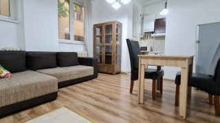 Apartment for rent in Cluj-Napoca near the University of Medicine and Pharmacy, Babeș-Bolyai University, composed of 3 rooms, 2 bedrooms and 1 living room, 2 bathrooms Video