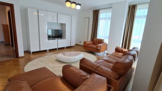 Large apartment for rent in Cluj-Napoca, Calea Mănăștur, near University of Agricultural Sciences and Veterinary Medicine, living room and bedroom Video