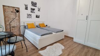 Modern apartment for rent in the central area of Cluj-Napoca, near the University of Medicine and Pharmacy, consisting of bedroom, kitchen, bathroom, balcony Video