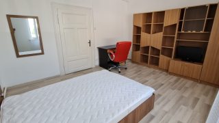 Apartment for rent in Cluj-Napoca, in Zorilor area, at 5 minutes’ walk from the University of Medicine and Pharmacy, consisting of a room, living-room with kitchen included and bathroom Video