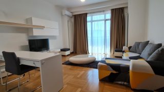 For rent a very modern apartment in Cluj-Napoca, 4 minutes’ walk from the University of Agricultural Sciences and Veterinary Medicine, consisting of living room, bedroom, separate kitchen and bathroom Video