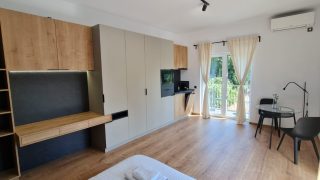 Luxury studio for rent in Cluj-Napoca, 4 minutes walk from the University of Medicine and Pharmacy, located in a recent building, in Zorilor area Video