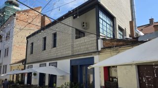 A freshly renovated apartment for rent in Cluj-Napoca, central historical area, near the University of Medicine and Pharmacy, with bedroom and living-room Video