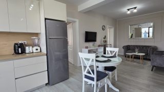 Apartment for rent in Cluj-Napoca, a two-minute walk from the University of Medicine and Pharmacy, consisting of two bedrooms, living room, bathroom, and a generous terrace Video