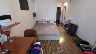 One bedroom apartment for rent in Cluj-Napoca, 5 minutes by feet to the University of Agricultural Sciences and Veterinary Medicine, consisting of kitchen, room and bathroom Video