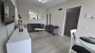 Apartment for rent in Cluj-Napoca, a two-minute walk from the University of Medicine and Pharmacy, consisting of two bedrooms, living room, bathroom, and a generous terrace Video