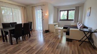 A louer un appartement moderne à Cluj-Napoca, à 2 minutes à pied de l’Université de Médecine et de Pharmacie, rue Iuliu Moldovan, composé de 2 chambres, salon, cuisine, salle de bain, grande terrasse Video