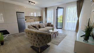 A luxurious apartment for rent in Cluj-Napoca, a two-minute walk from the University of Medicine and Pharmacy, consisting of two bedrooms, a living room, two bathrooms and two balconies Video