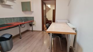CHEAP APARTMENTS: apartment for rent in the center of Cluj-Napoca, 5 minutes’ walk from the University of Medicine and Pharmacy and 5 minutes’ walk from the University of Agricultural Sciences and Veterinary Medicine, consisting of kitchen, bedroom and bathroom. Video