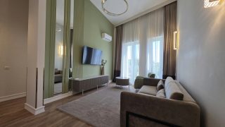 BABEȘ PREMIUM RESIDENCE: Luxury Apartment for Rent in Cluj-Napoca, 5 minutes from the University of Medicine and Pharmacy, living room, bedroom, kitchen and bathroom Video